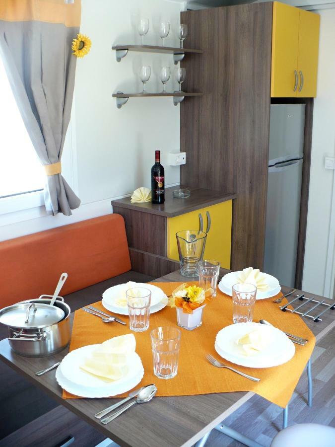 Victoria Mobilehome Camping Village Poljana 말리로시니 외부 사진